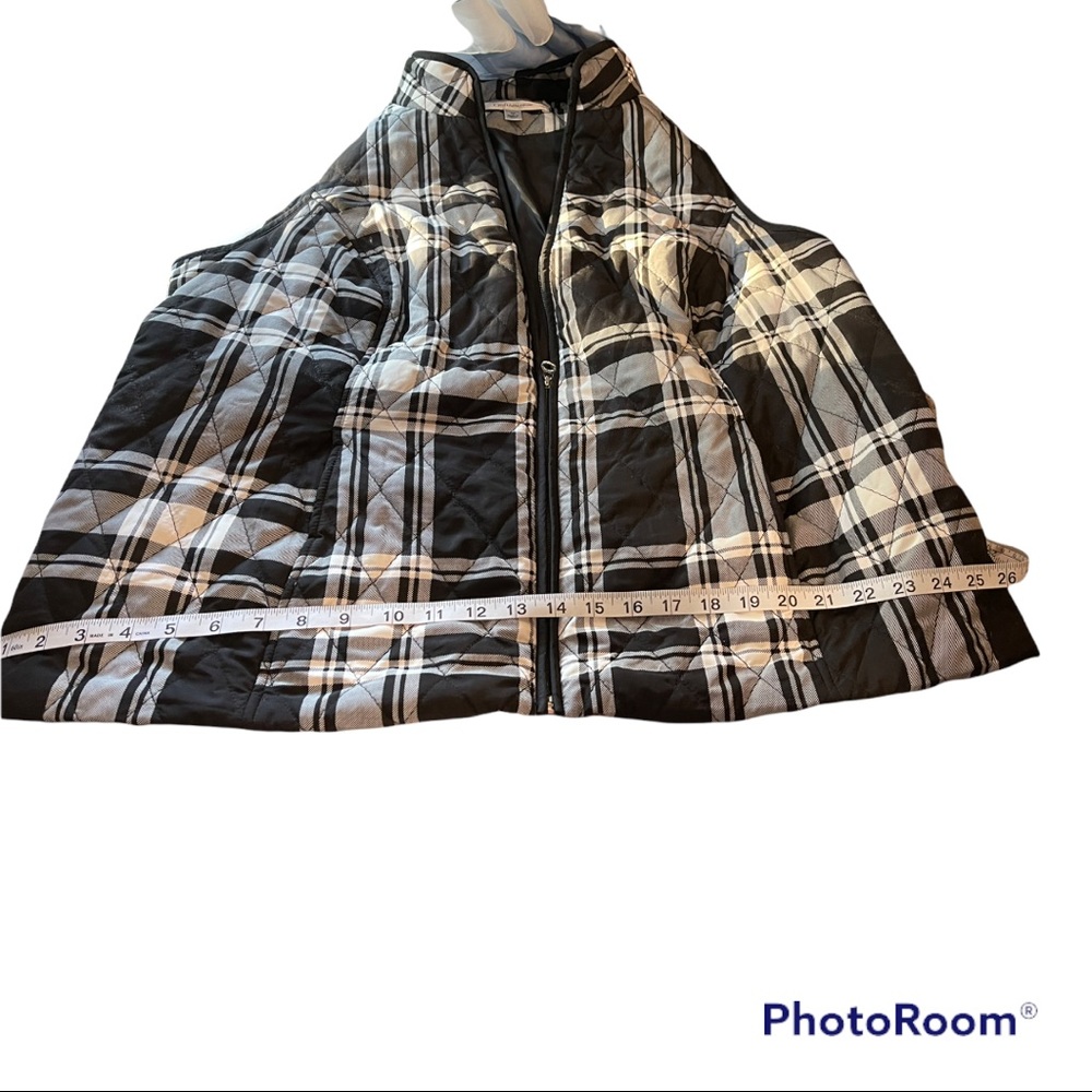 SOLD.   SOLDCroft & Barrow black and white vest - Picture 13 of 14